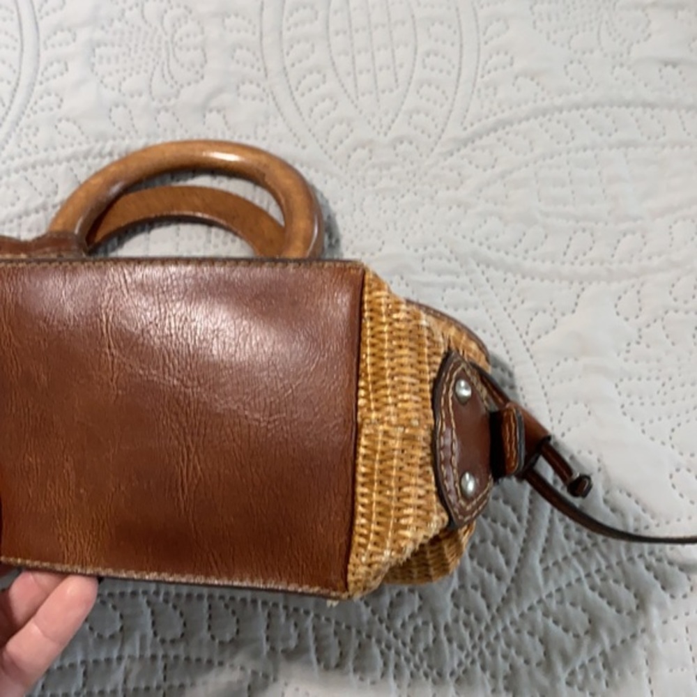 Fossil Rattan Purse - Picture 7 of 7